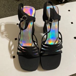 Black fashion bug 8 1/2